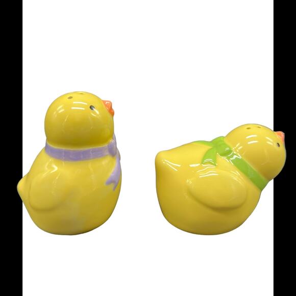 Easter Spring Chirping Chicks Salt & Pepper Shakers - Picture 2 of 5